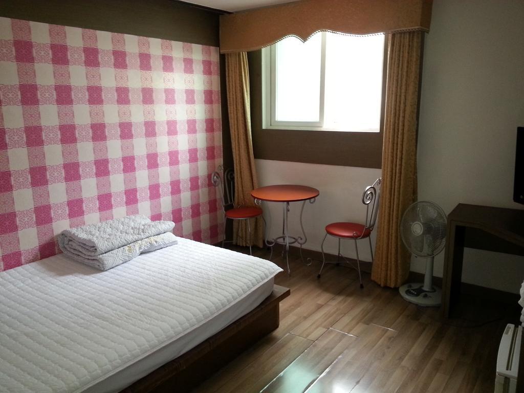Egg Motel Puszan Szoba fotó